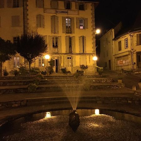 Au Detour Du Larrech Acomodação com café da manhã Castillon-en-Couserans Exterior foto