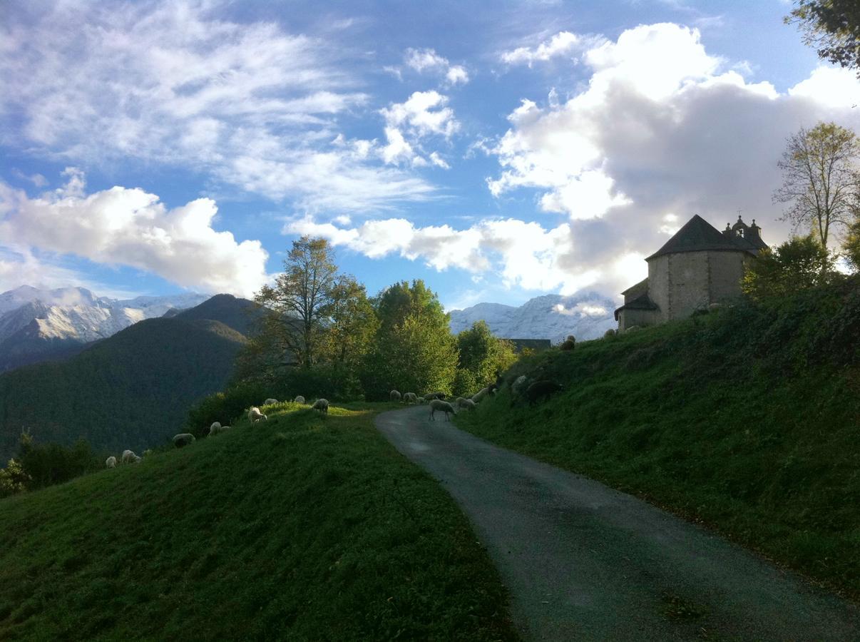 Au Detour Du Larrech Acomodação com café da manhã Castillon-en-Couserans Exterior foto